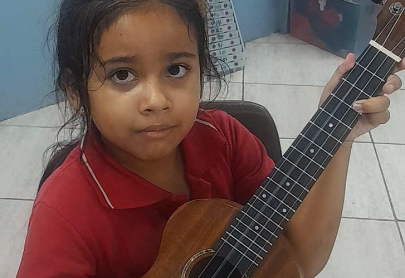 Guitarra y Ukulele